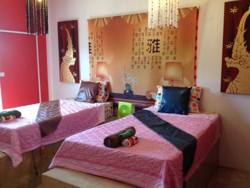 Standard Twin Bed - Breakfast included