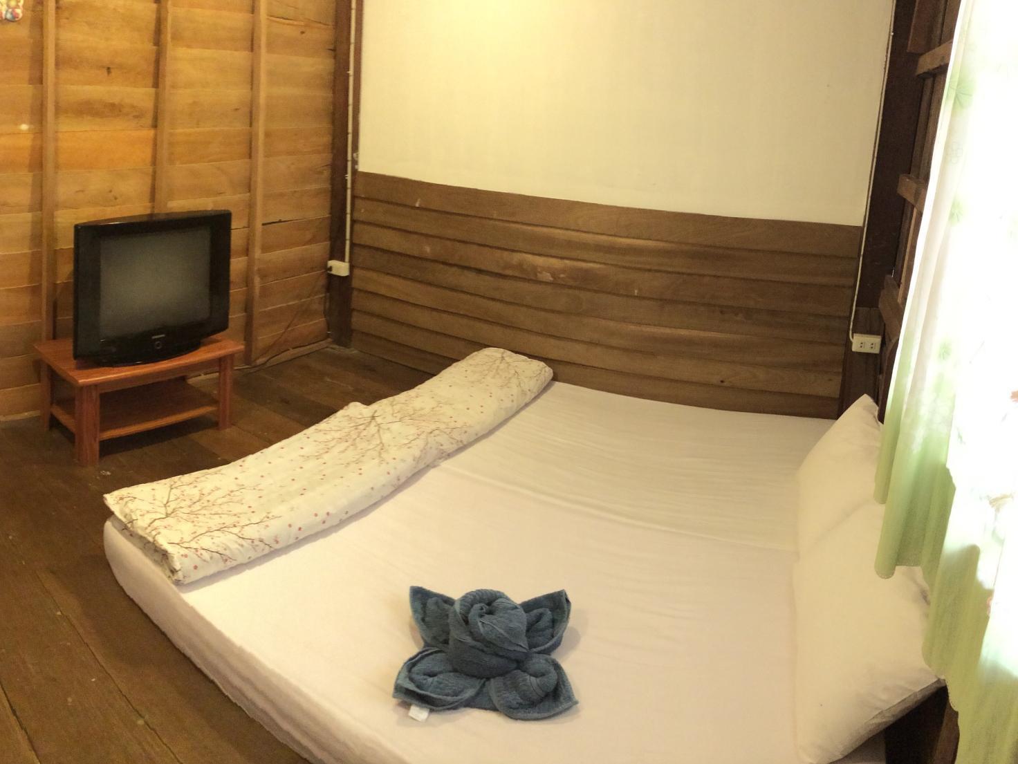 Standard 2 Person Shared Bathroom - Best price guarantee