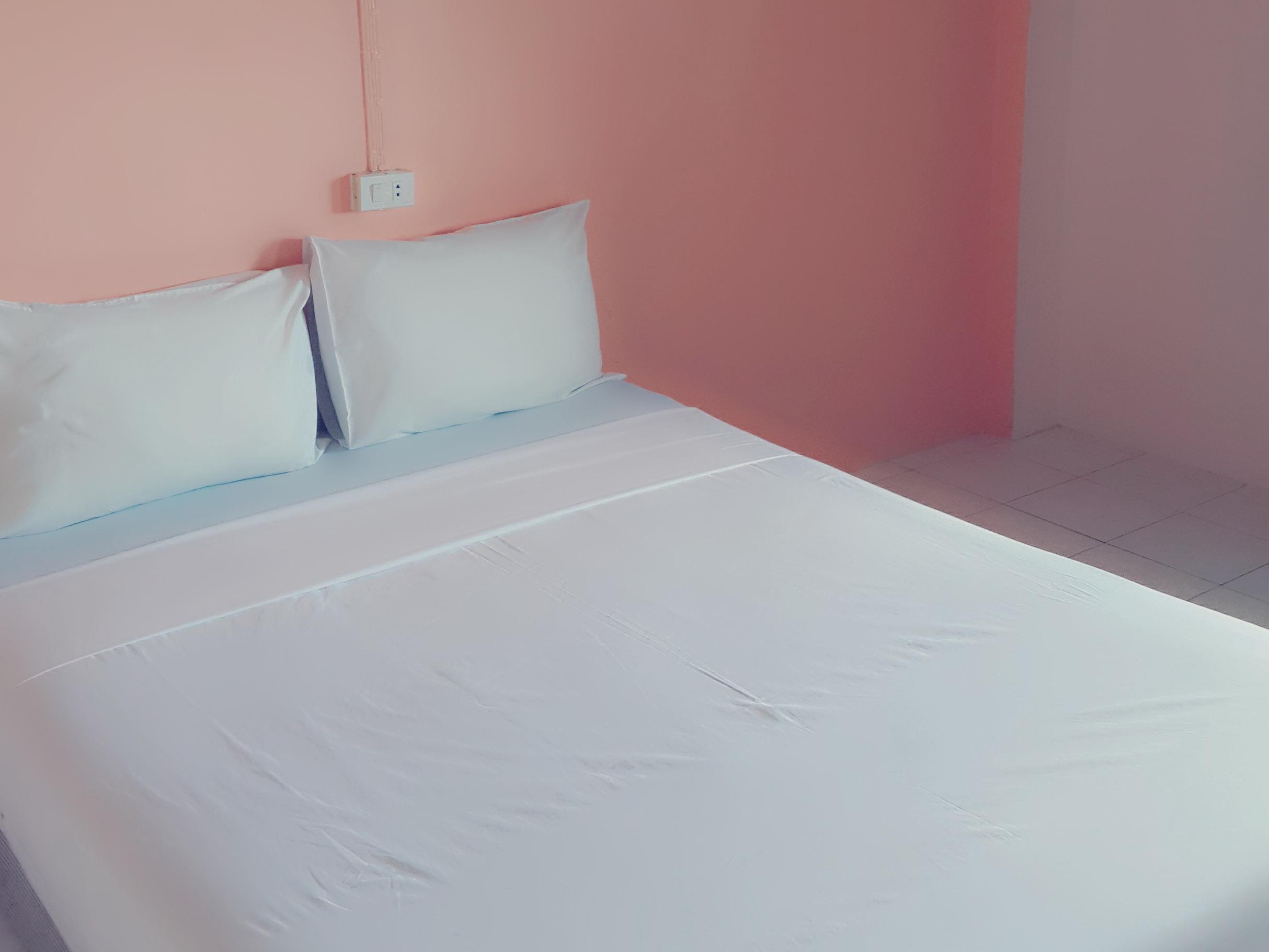 Double Fan (Shared bathroom) - Free WiFi access