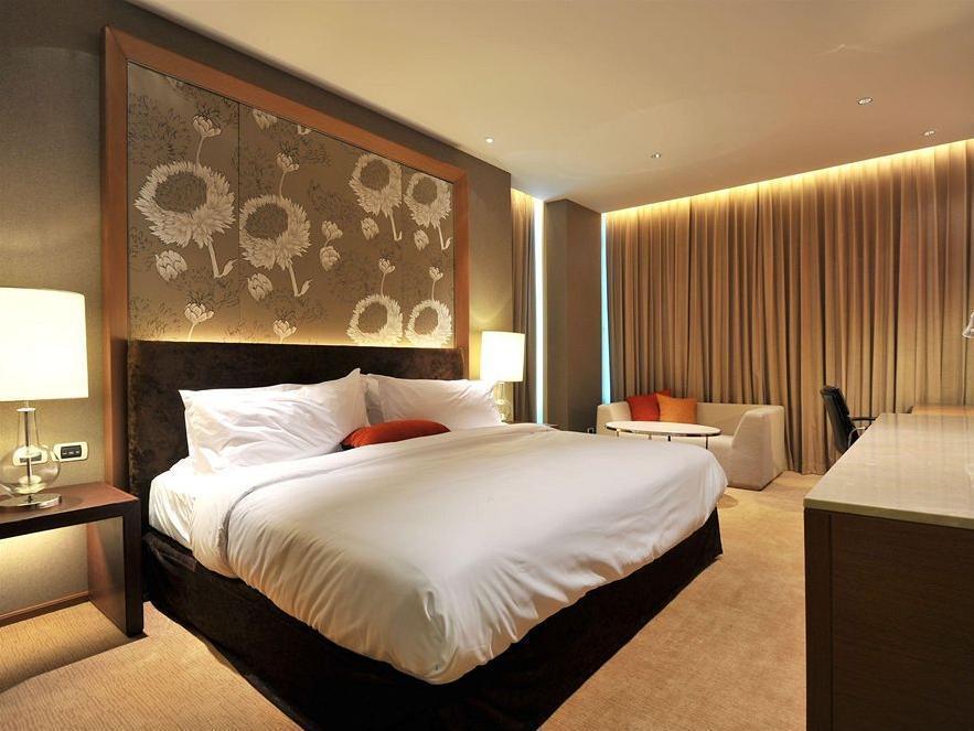 Executive Deluxe Plus Lounge Benefits - Free WiFi access - Breakfast included