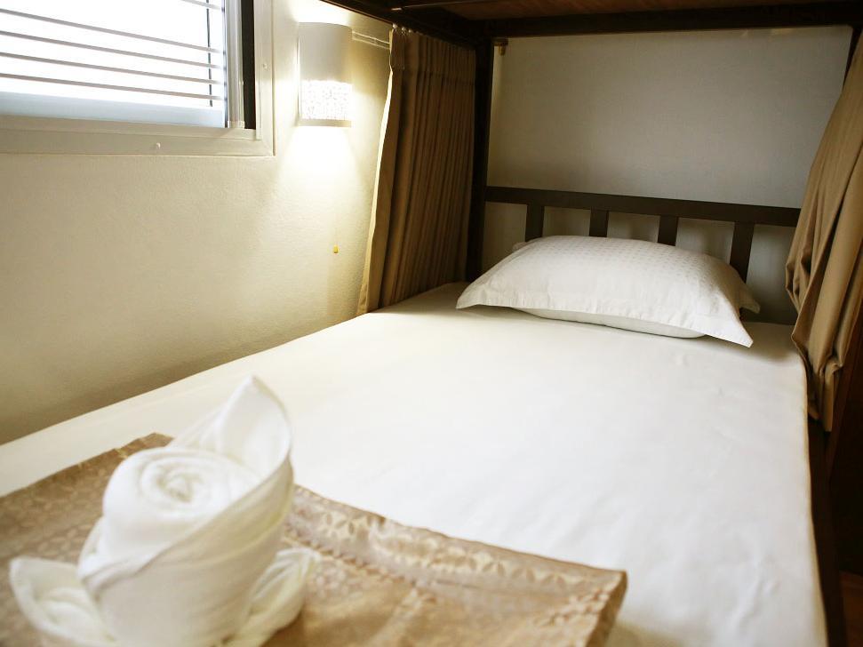 1 Bed in 4-Bed Dormitory (Mixed) Non Refund - Free WiFi access