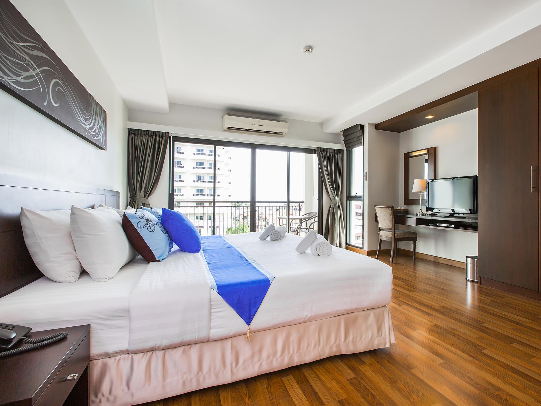 Premier Studio Double With Breakfast - Free WiFi access - Breakfast included