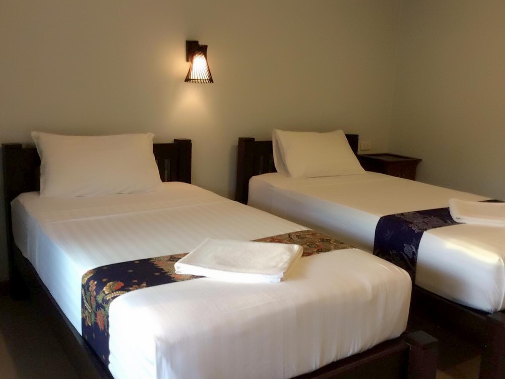 Standard twin with balcony - Free WiFi access - Breakfast included