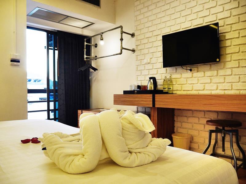Deluxe Room with Breakfast Free Daily Motorcycle - Free WiFi access - Breakfast included