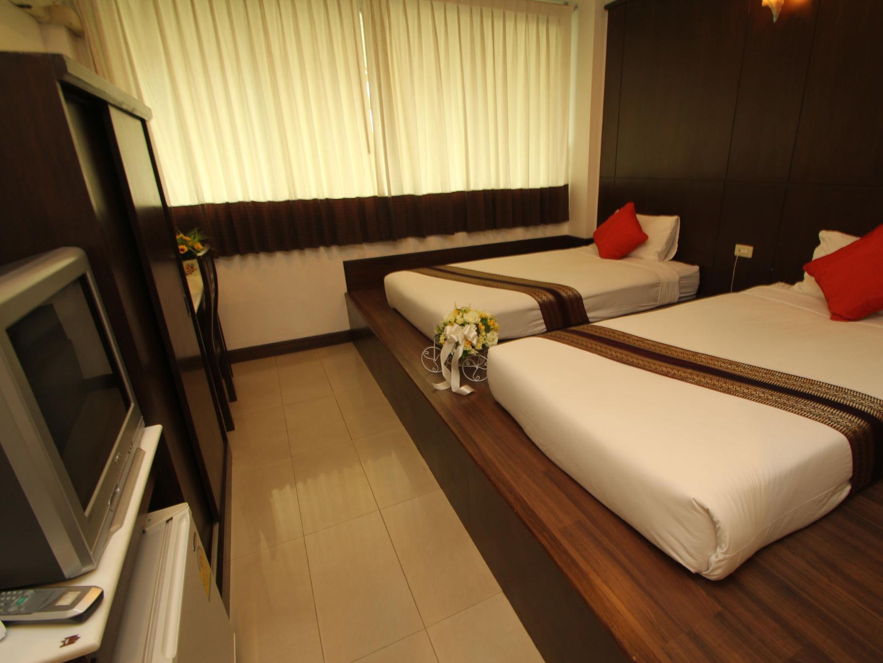 Standard Twin Bed With Breakfast - Free WiFi access - Breakfast included