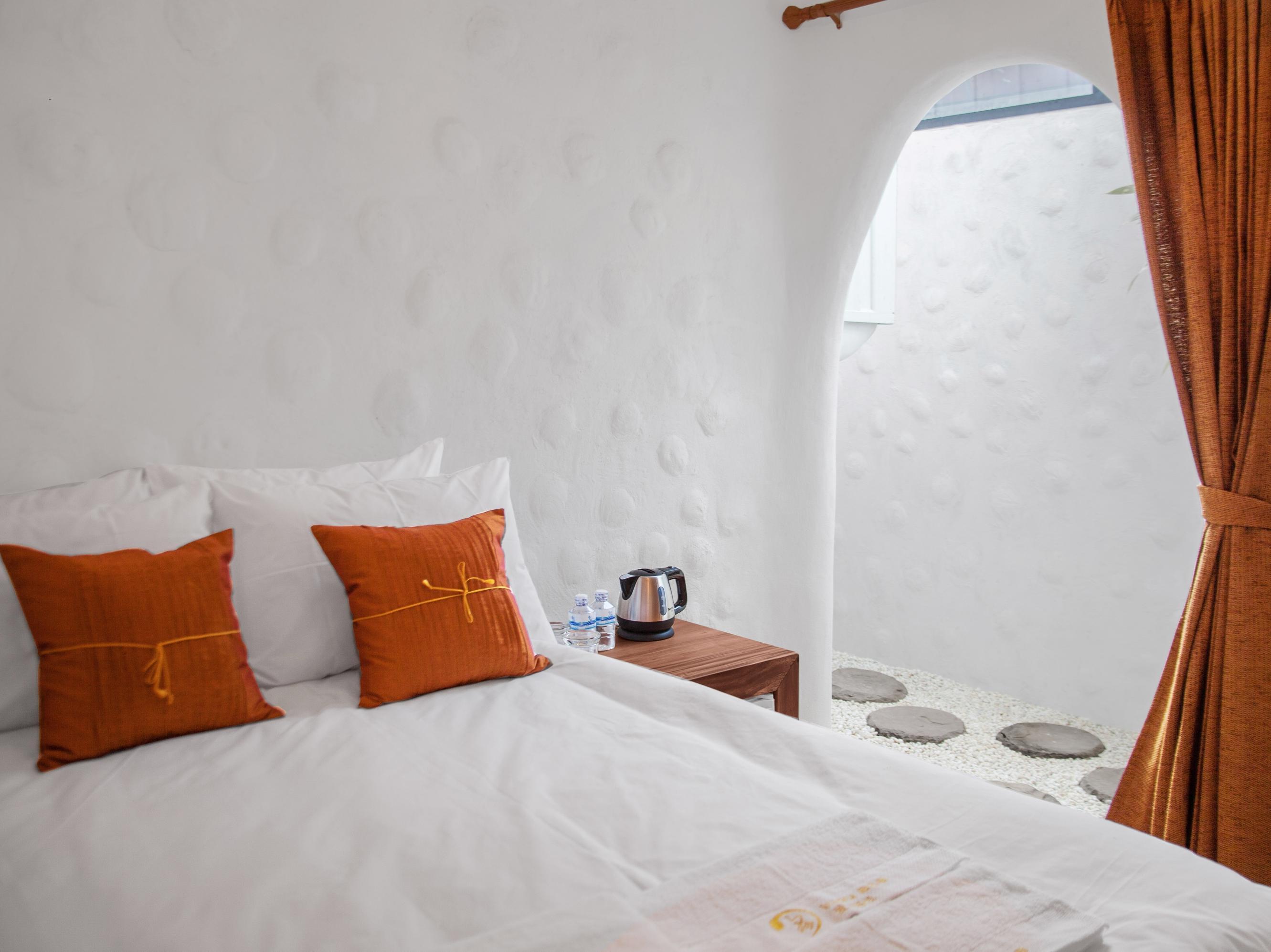 Superior Double Bed - Free WiFi access - Breakfast included