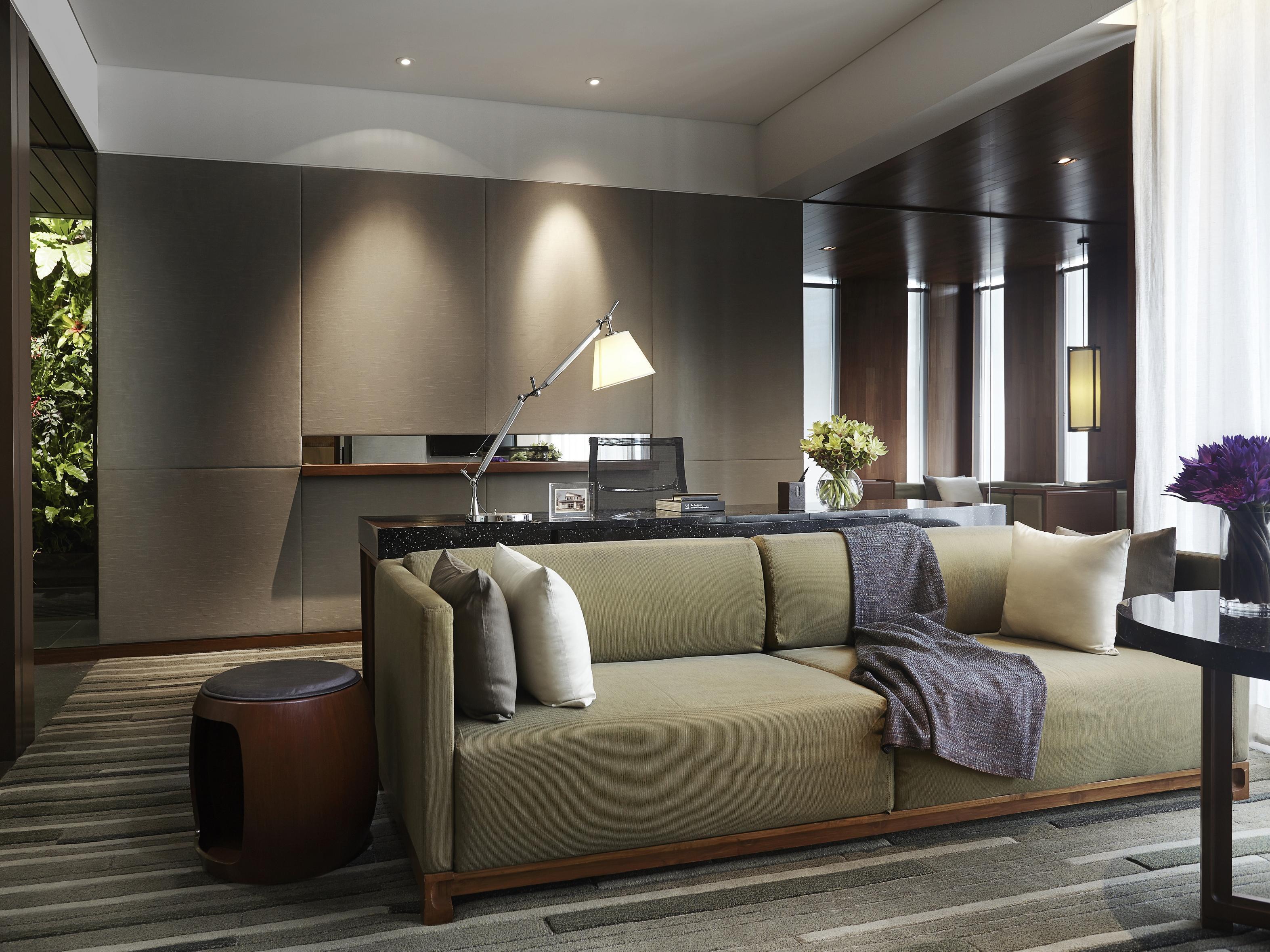 Edge Suite With Breakfast - Free WiFi access - Breakfast included