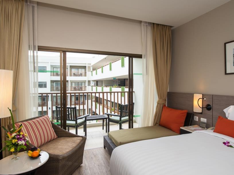 Premier Executive Complementary Mini Bar - Free WiFi access - Breakfast included