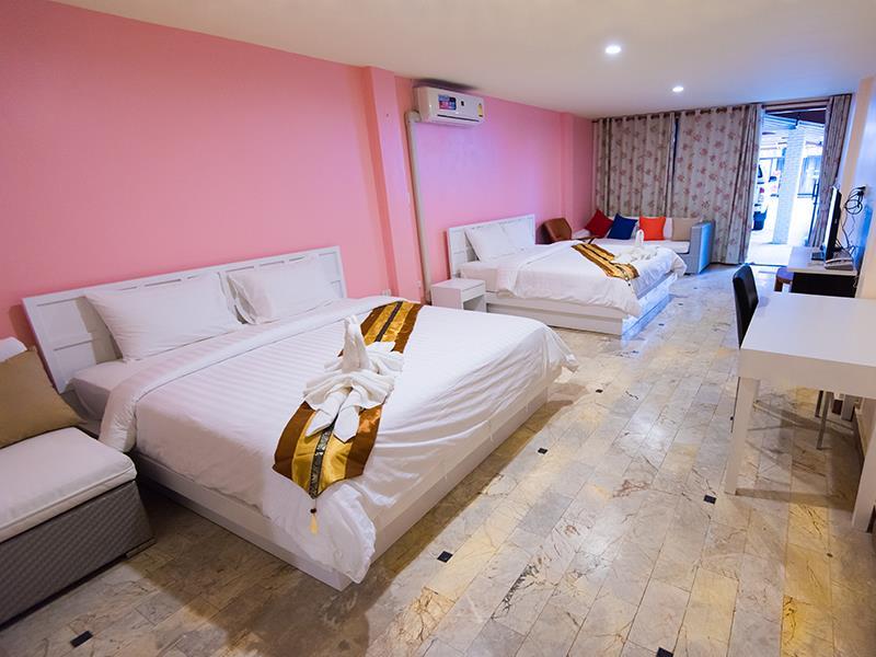 Deluxe - Double King Bed - Free WiFi access - Breakfast included