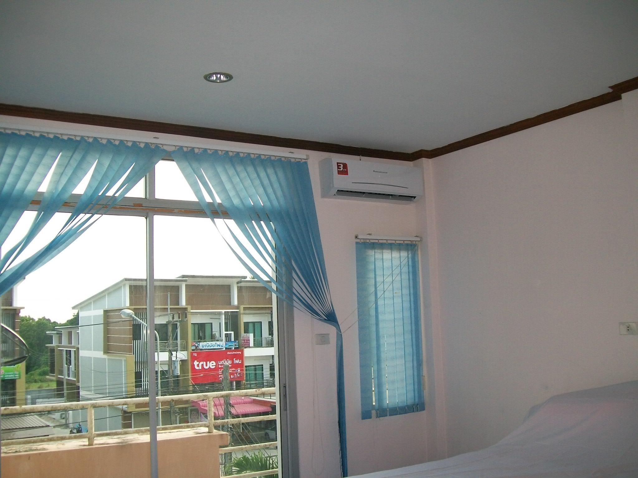 Standard Double Front View - Free WiFi access - Breakfast included