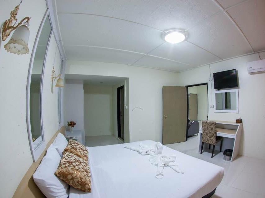 Suite Balcony with Breakfast - Free WiFi access - Breakfast included