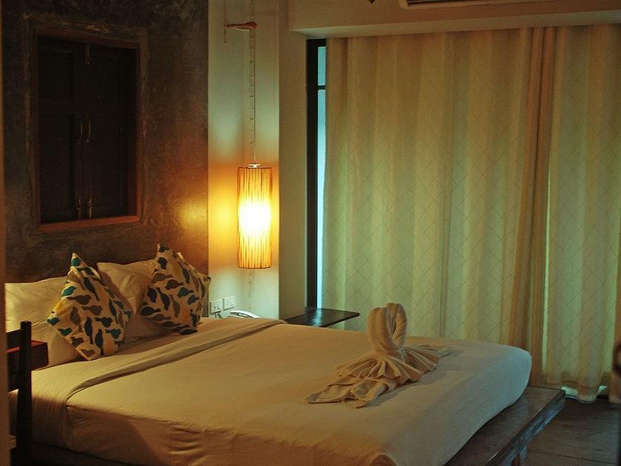 Deluxe Double Room with Balcony - Free WiFi access