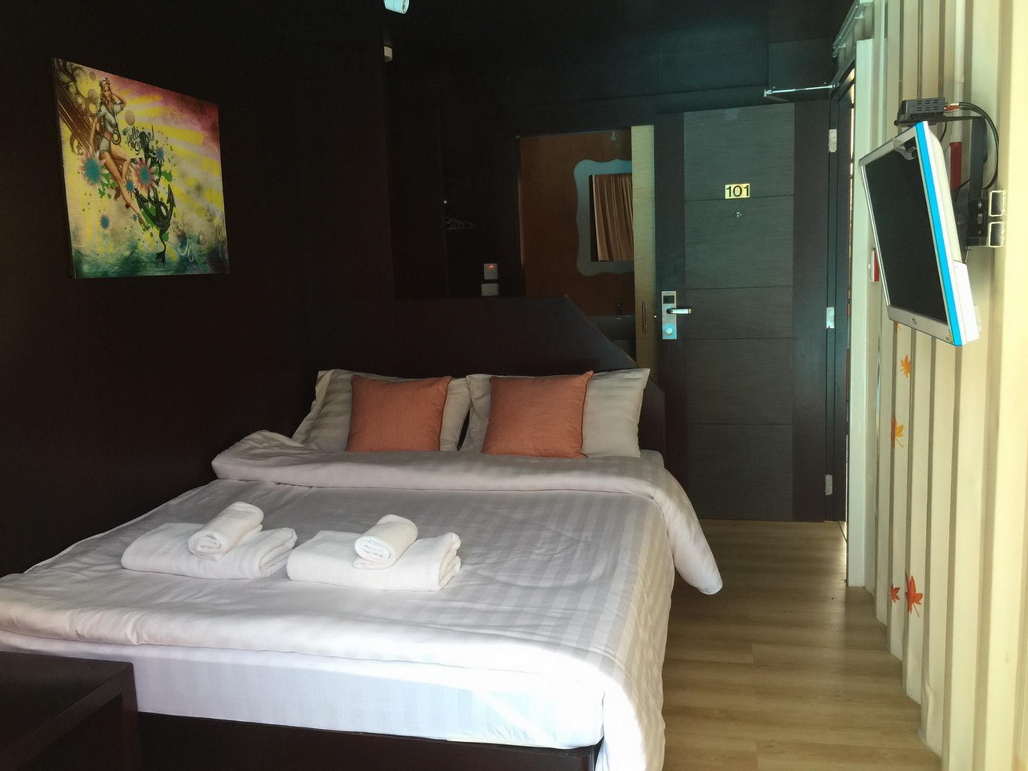 Standard Double Room Non-Smoking - Breakfast included