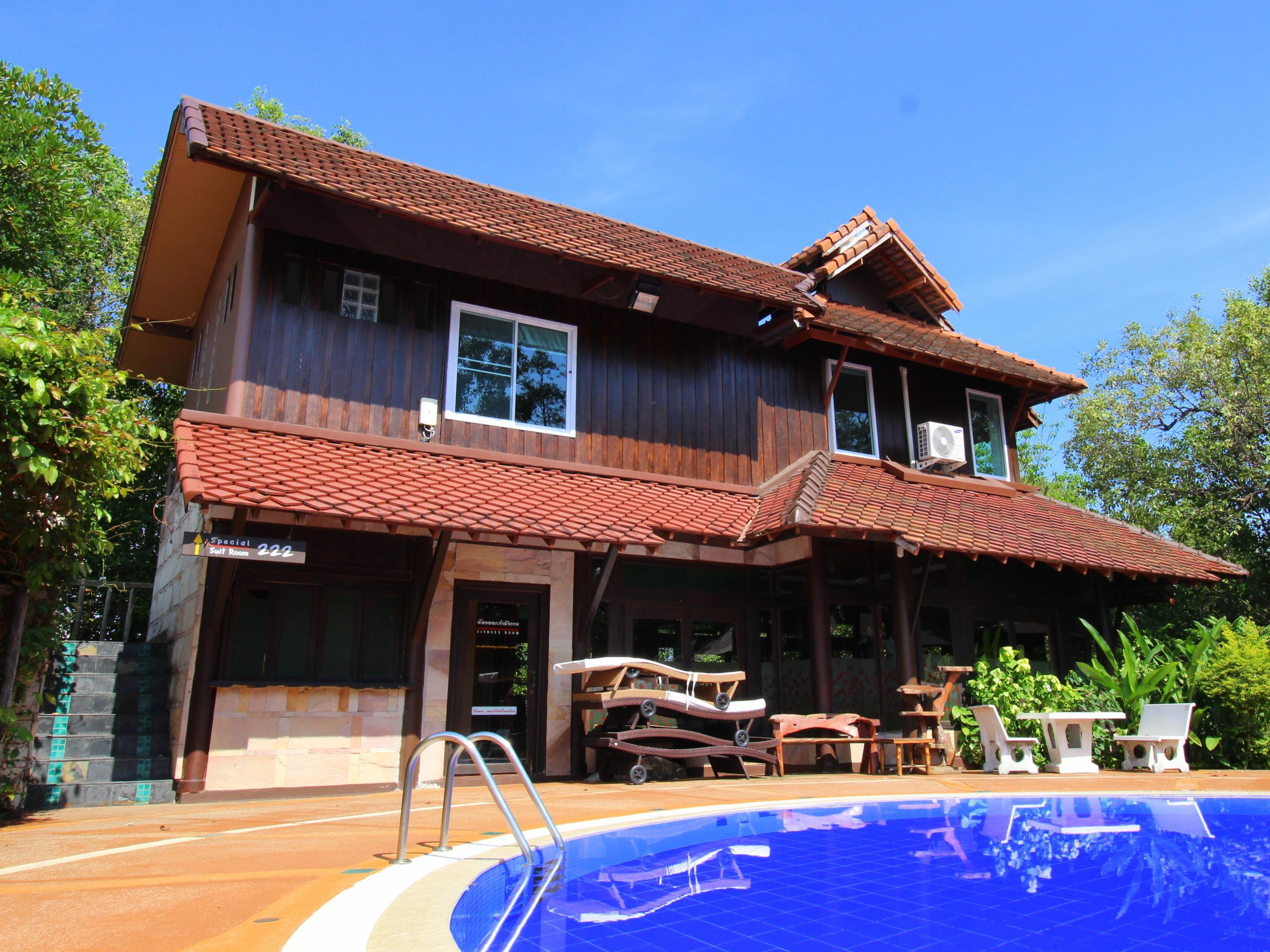 Pool Suite - Free WiFi access - Breakfast included