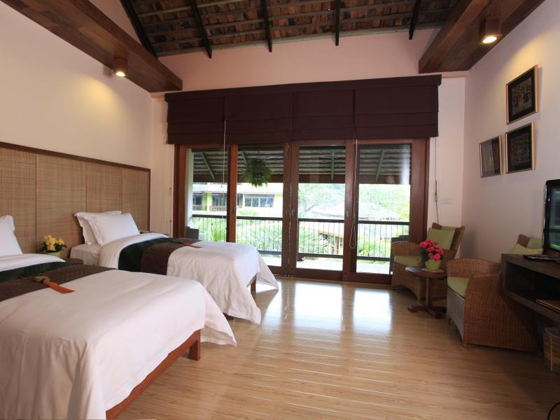 Luxury Room (free airport transfer) - Free WiFi access - Breakfast included