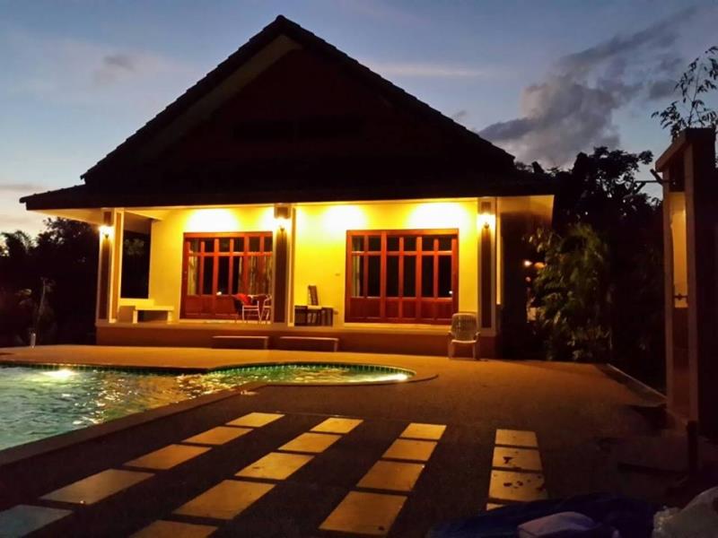 Deluxe Pool Access Room Only - Free WiFi access