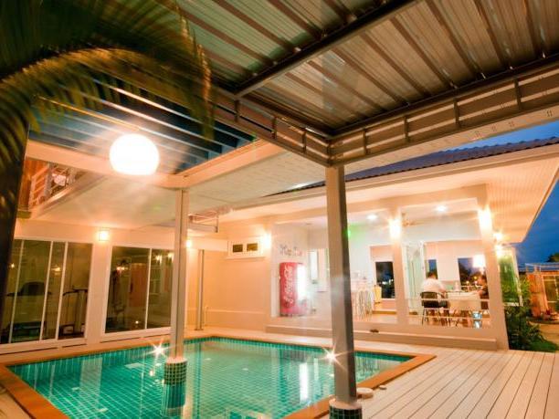 Standard Double Bed with Pool View - Breakfast included