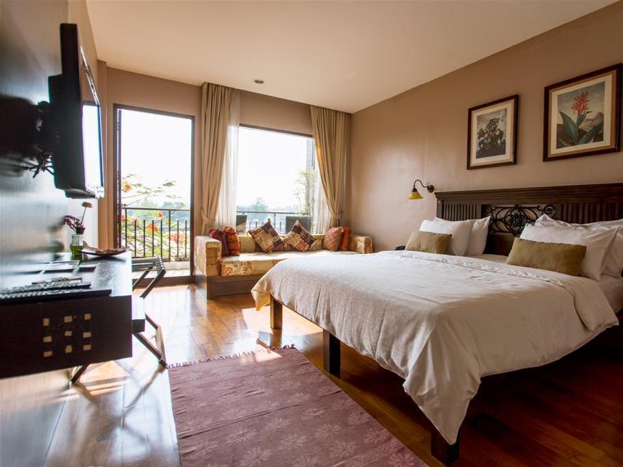Deluxe with River View - Free WiFi access - Breakfast included