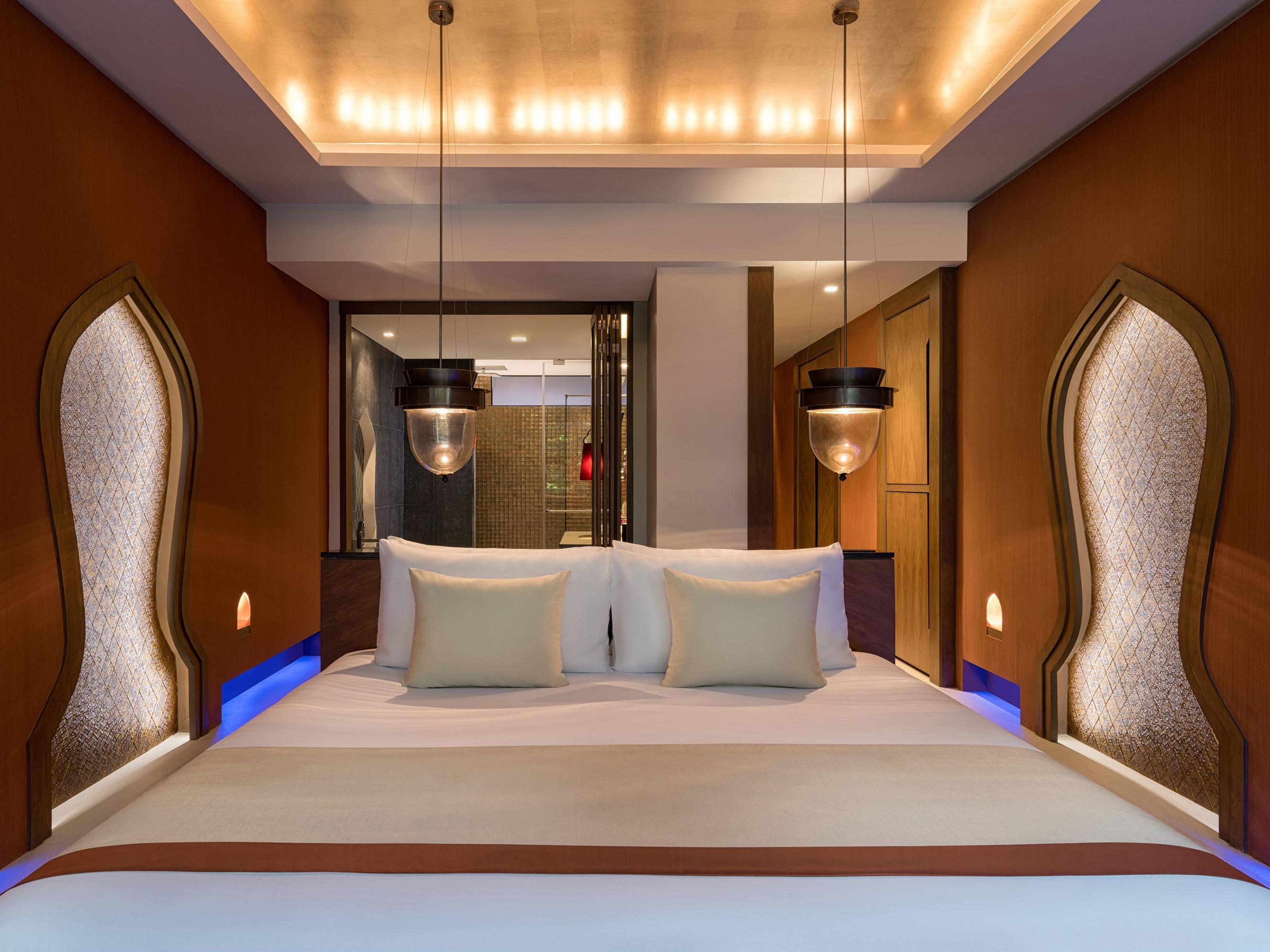 Deluxe Suite with 1 King Size Bed - Free WiFi access - Breakfast included