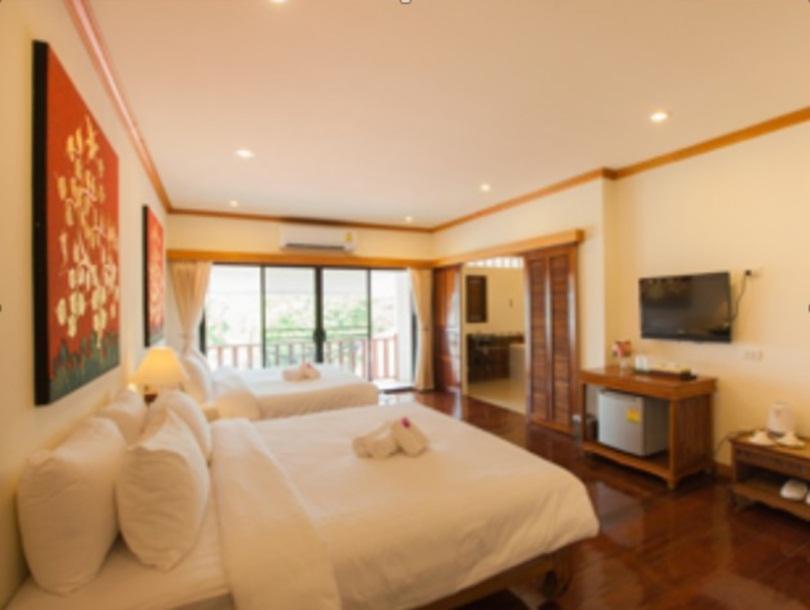 Junior Deluxe Suite - Free WiFi access - Breakfast included