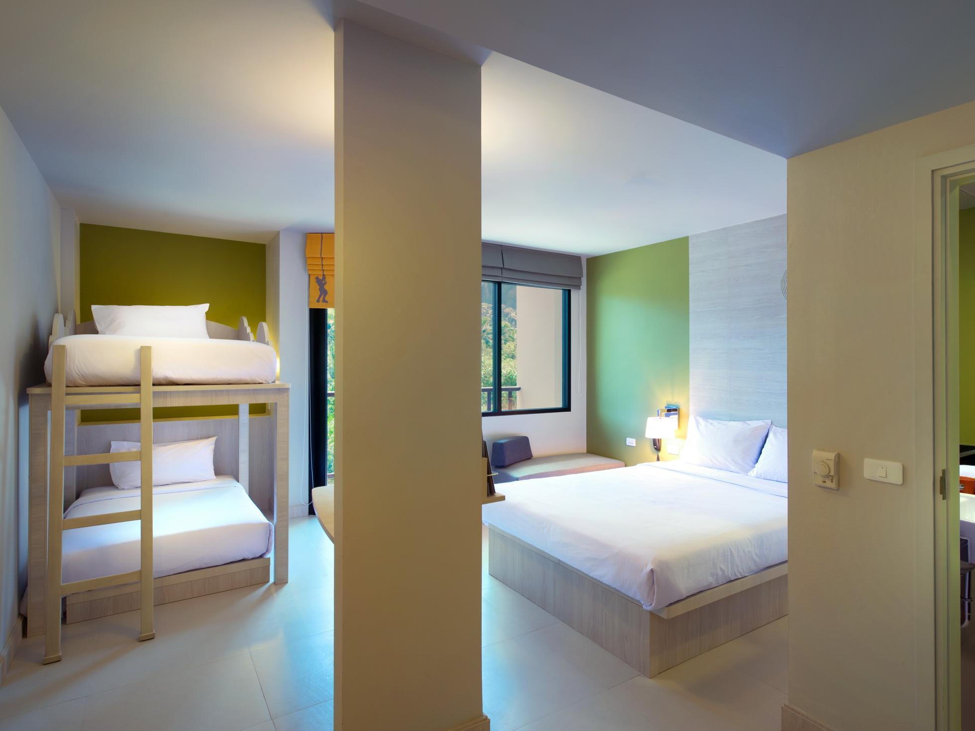 1 Double 2 Single Beds Superior Best Unrestricted Rate - Free WiFi access - Breakfast included