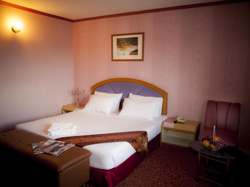 Standard Double Room - Free WiFi access - Breakfast included