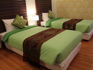 Deluxe Twin Bed - Free WiFi access - Breakfast included