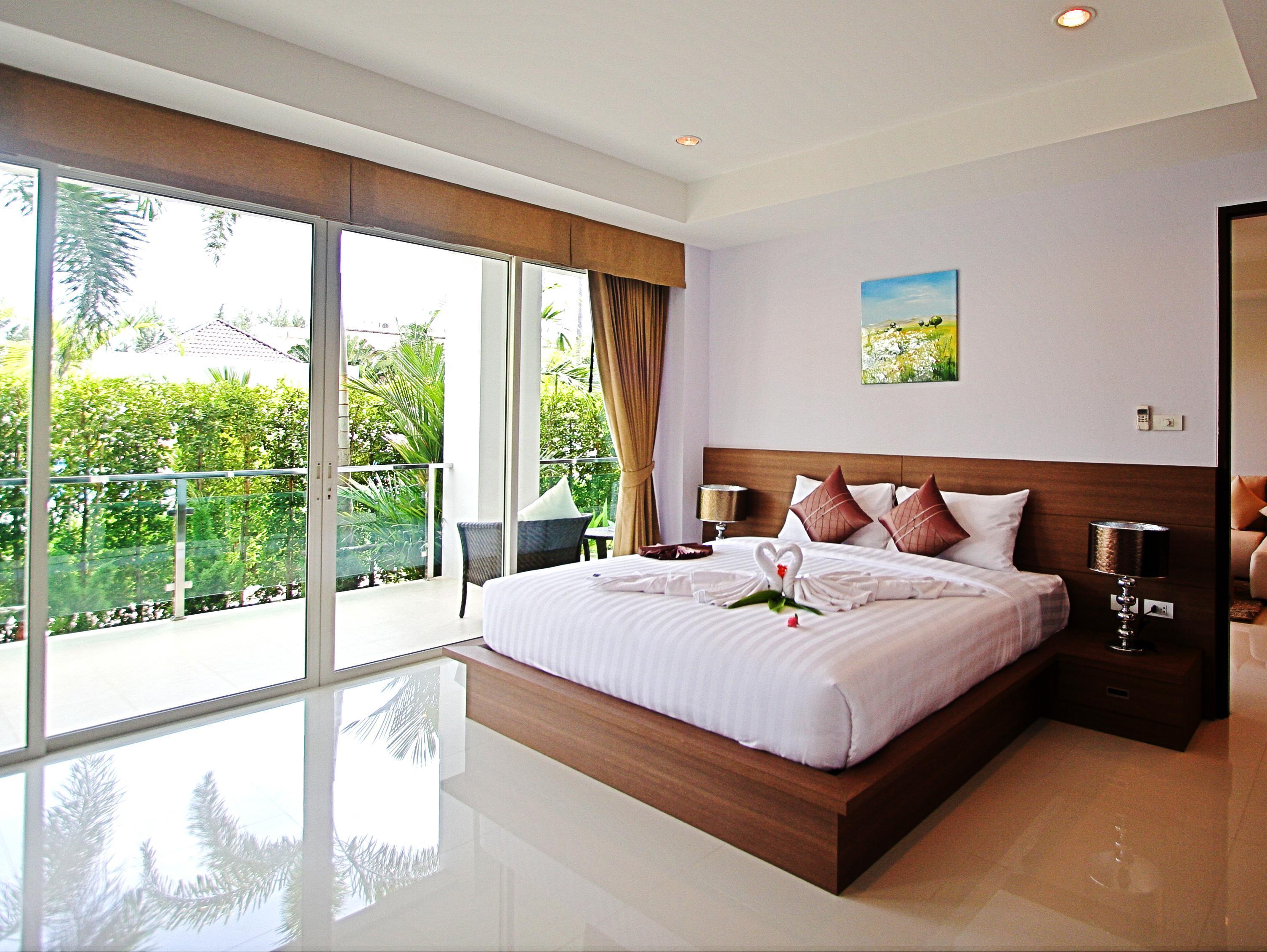 2 Bedroom Superior Jacuzzi Suite - Free WiFi access - Breakfast included