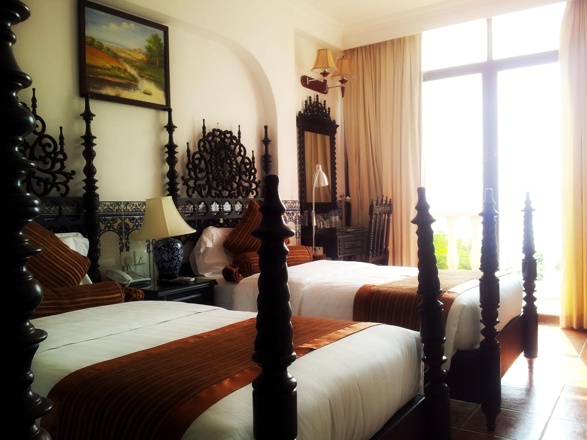 Standard Twin with Breakfast - Free WiFi access - Breakfast included