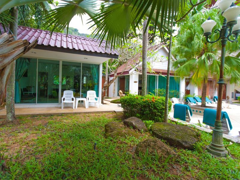 Deluxe Pool View Room - Free WiFi access