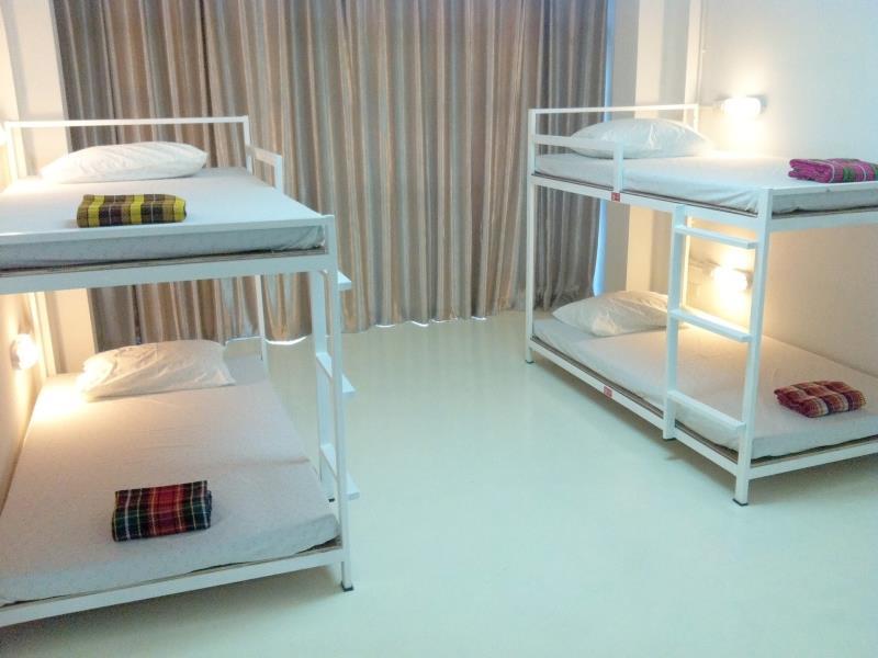 1 Bed in 4-Bed Air Conditioning Dormitory Mixed - Free WiFi access