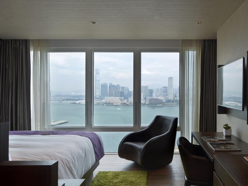 Premier Harbour View Queen Bed Room - Free WiFi access