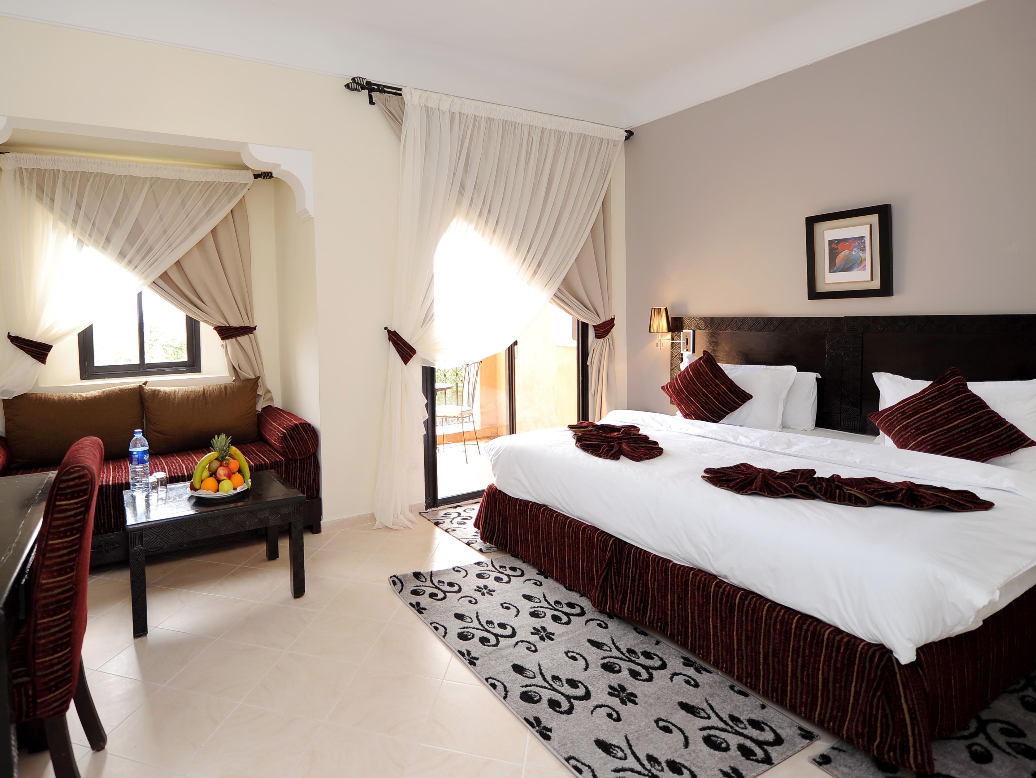 Double / Twin Half Board - Free WiFi access - Breakfast included