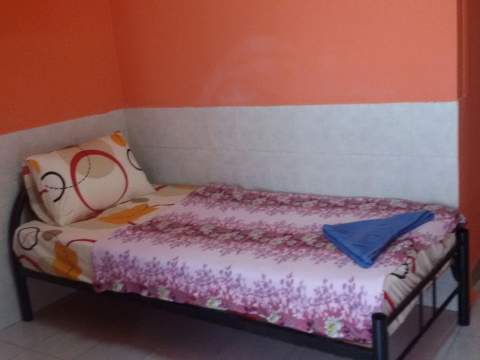 Budget Single Room - Free WiFi access