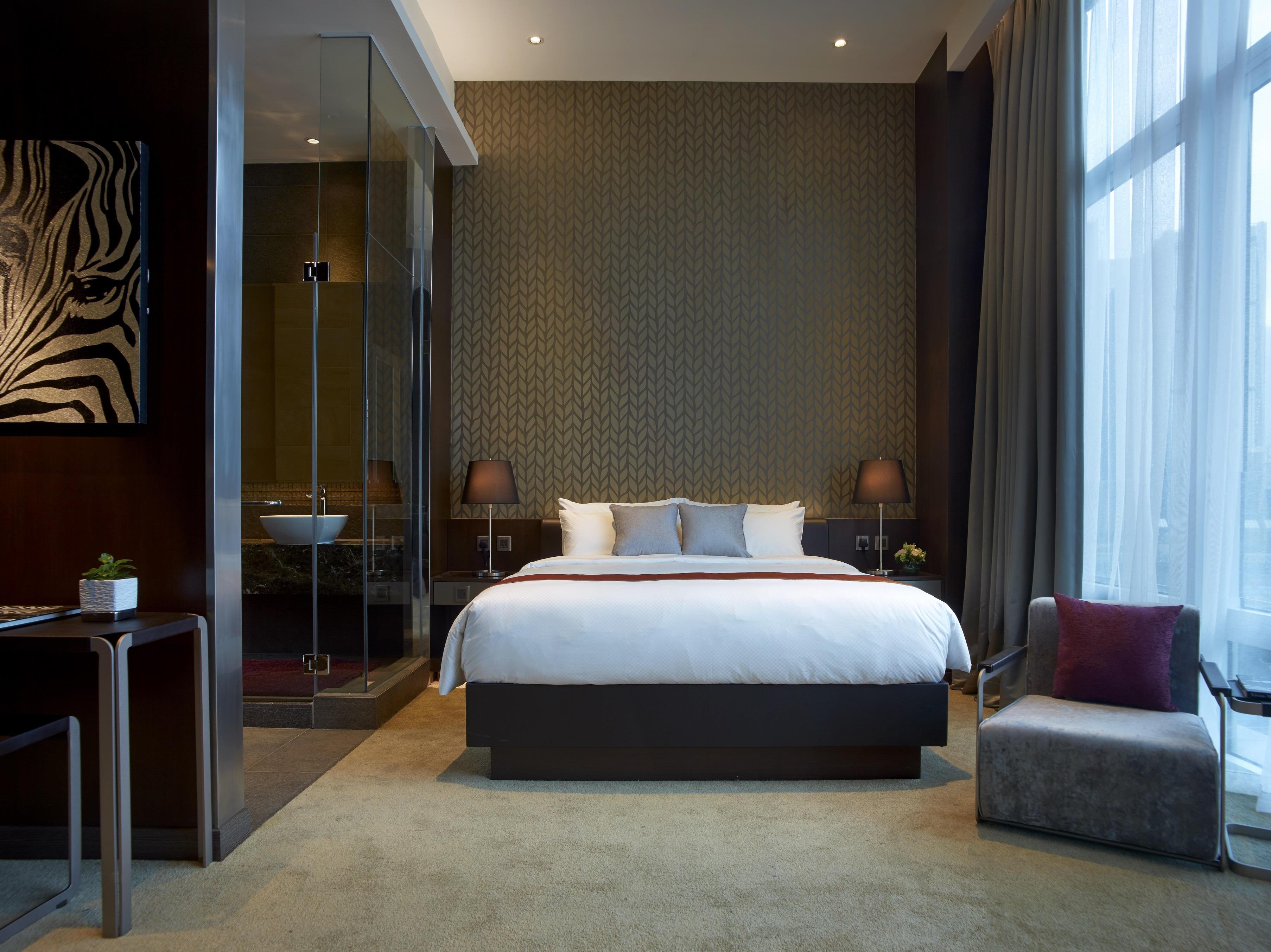 Convention Queen Room - Free WiFi access
