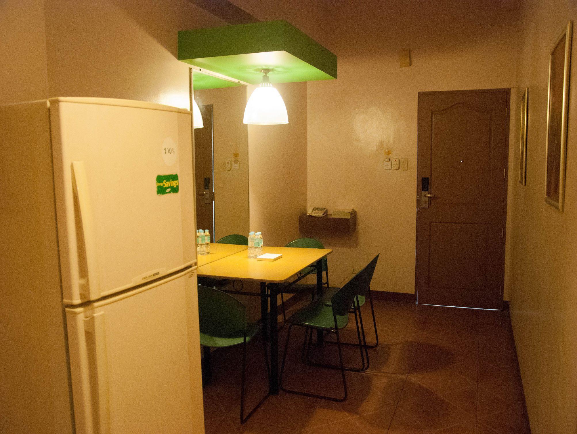 1 Bedroom Corporate 4 Beds (Bfast for 2 pax) - Free WiFi access - Breakfast included