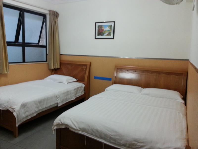 Triple Deluxe Room - Free WiFi access