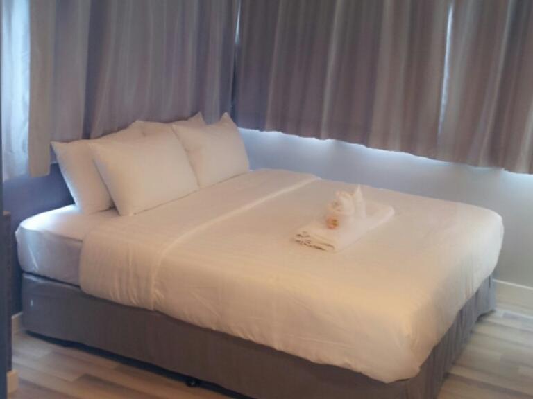 Deluxe Room with Continental Breakfast - Free WiFi access - Breakfast included
