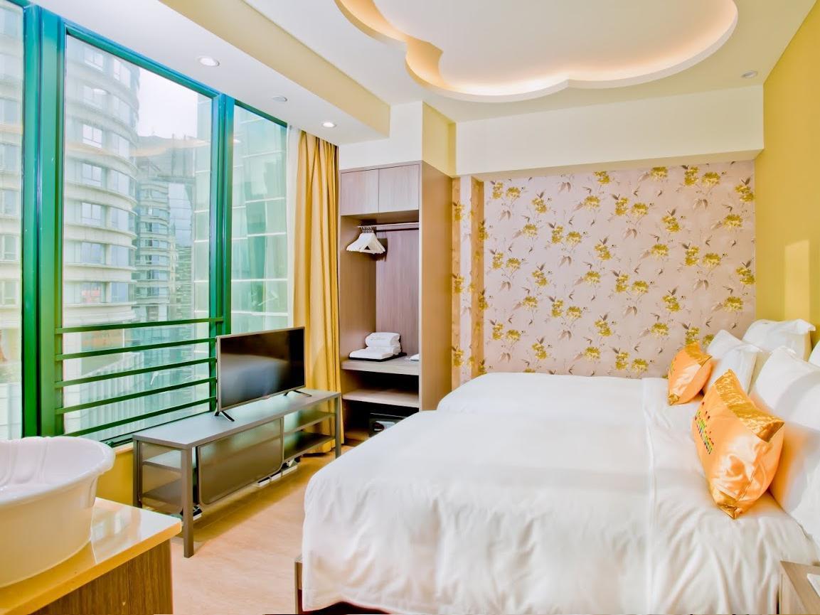 Deluxe City View Twin with Handy Phone - Free WiFi access