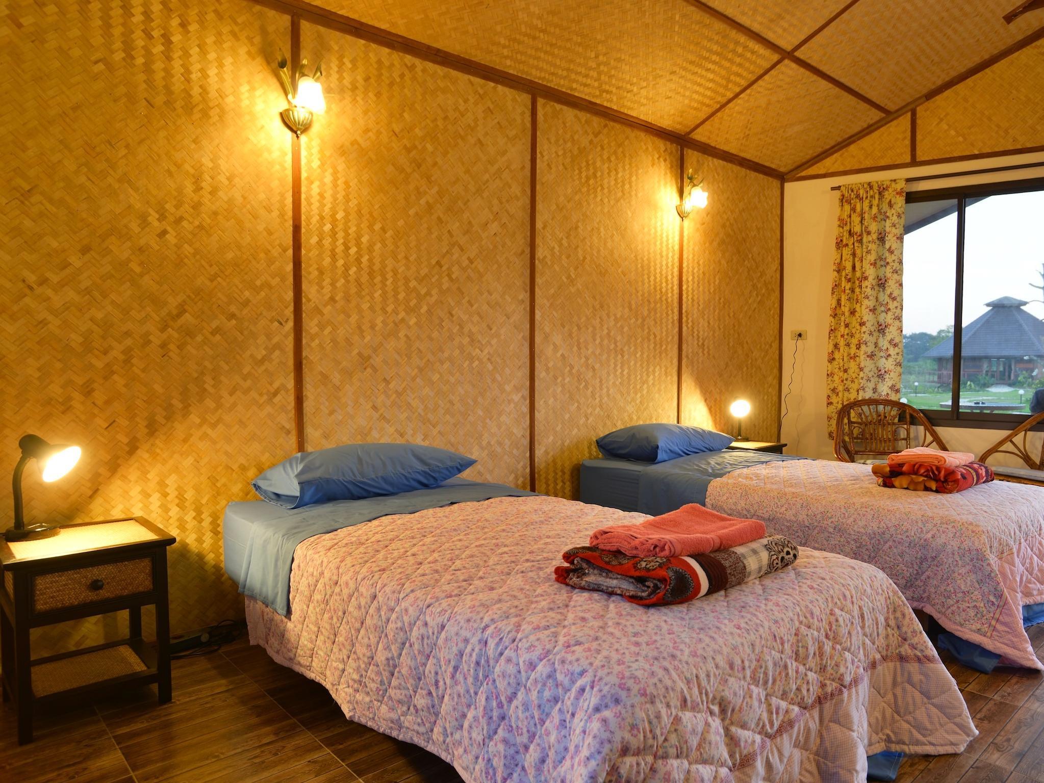 Deluxe Room with Water Bed - Best price guarantee