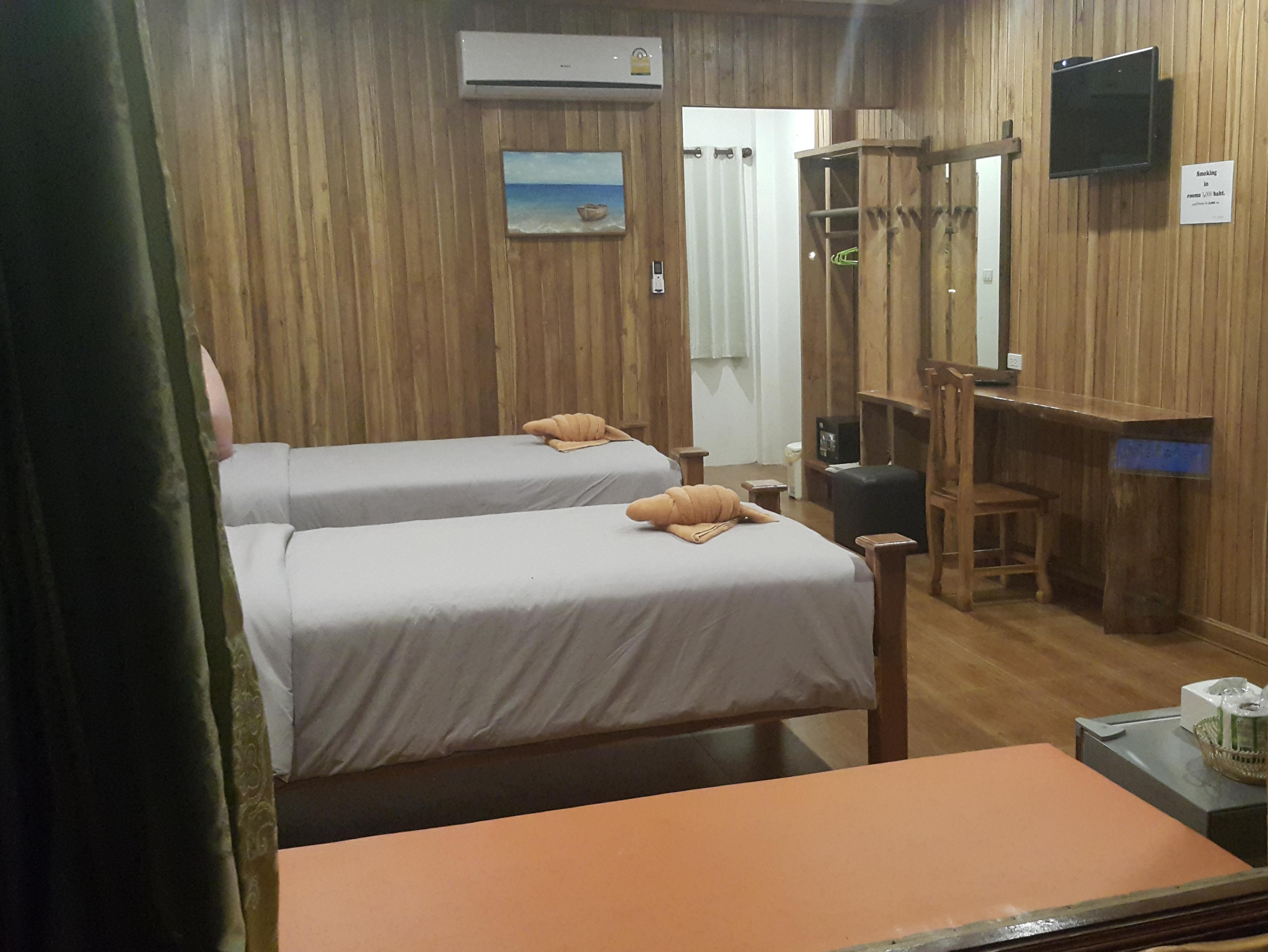 Standard Twin with Breakfast - Free WiFi access - Breakfast included