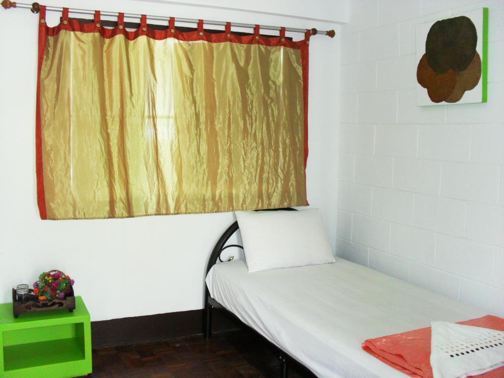 Single Fan - Free WiFi access