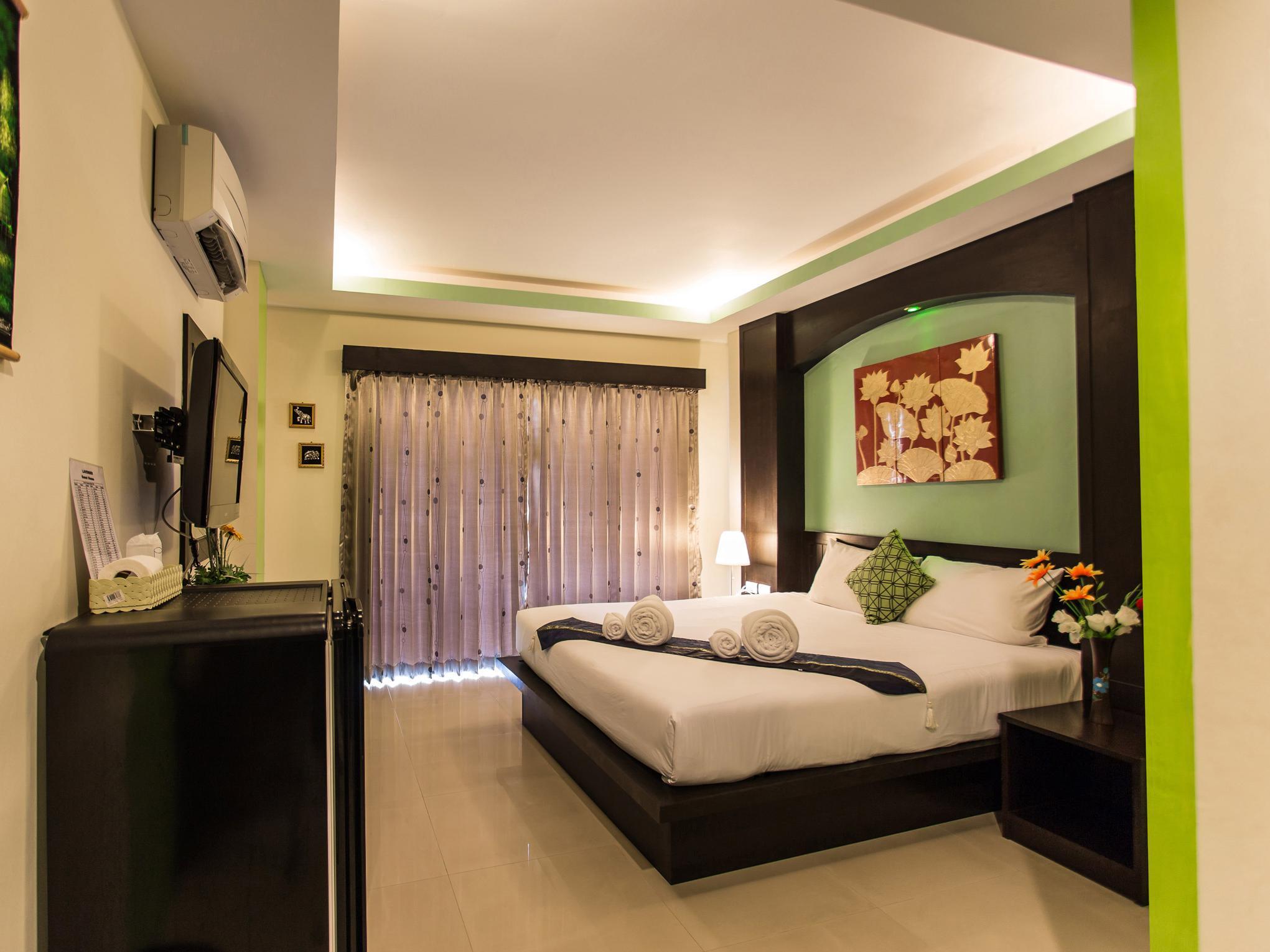 Deluxe Room with Balcony With Breakfast - Free WiFi access - Breakfast included