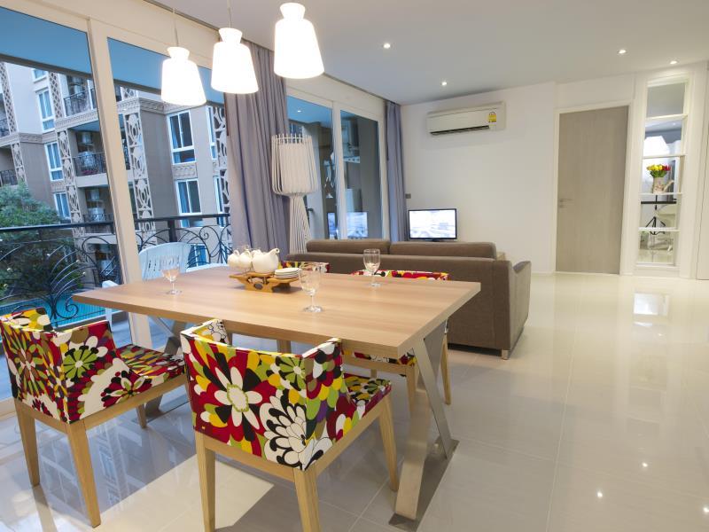 Large Two bedrooms with Bridge View - Best price guarantee