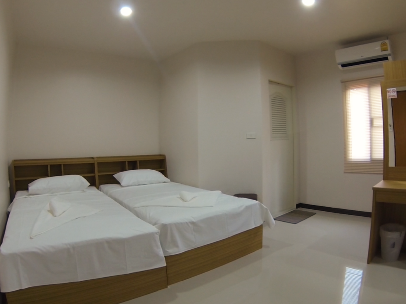 Family (1 Double Bed   2 Single Beds) - Best price guarantee