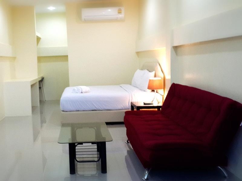 Superior Double Bed with Sofa Bed - Free WiFi access