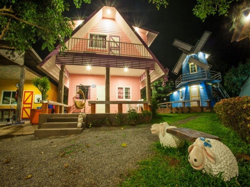 Pink House - Free WiFi access - Breakfast included