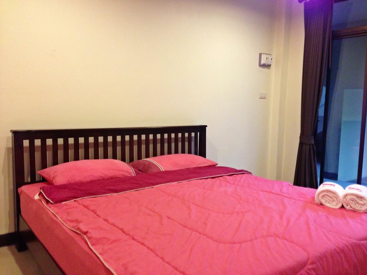 Standard Double Building - Free WiFi access - Breakfast included