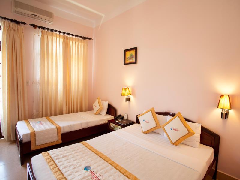 Standard Garden View Room - Free WiFi access - Breakfast included