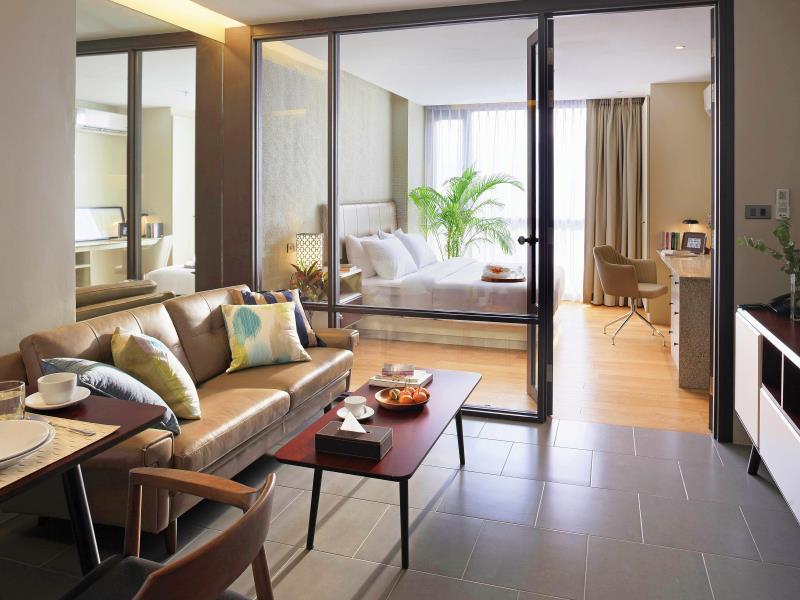 Superior 1 Bedroom - Free WiFi access - Breakfast included